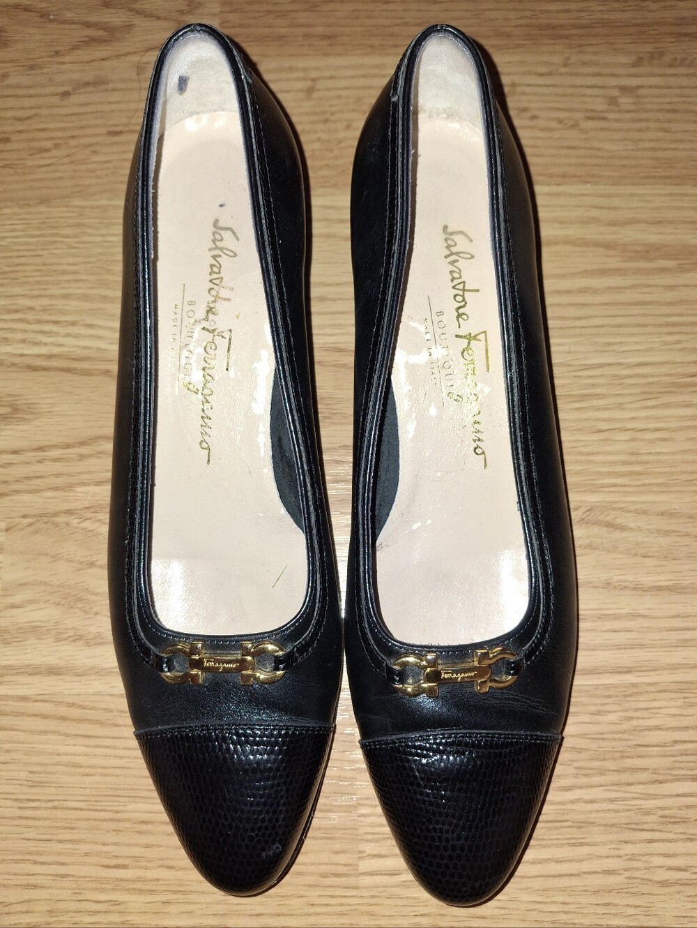 Salvatore Ferragamo Gancini Pump